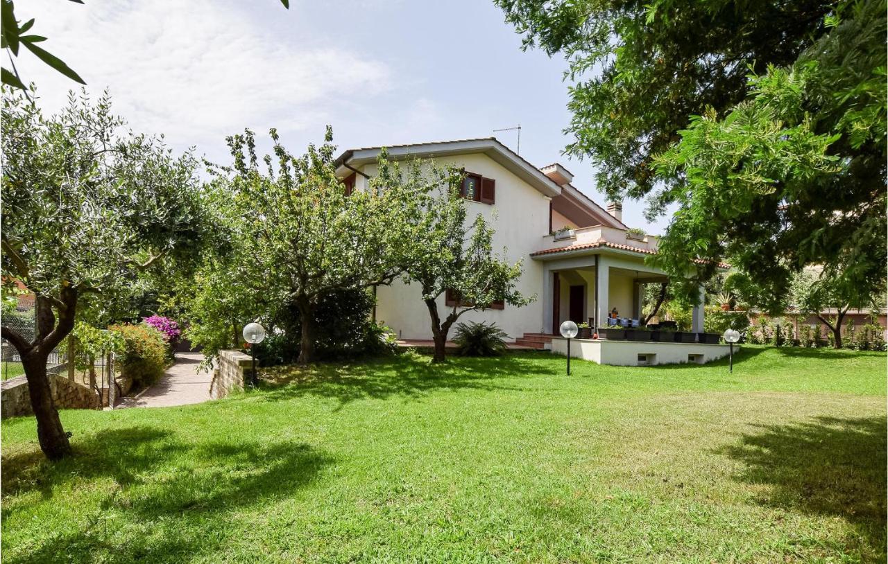 Cozy Home In Anguillara Sabazia With Kitchenette מראה חיצוני תמונה