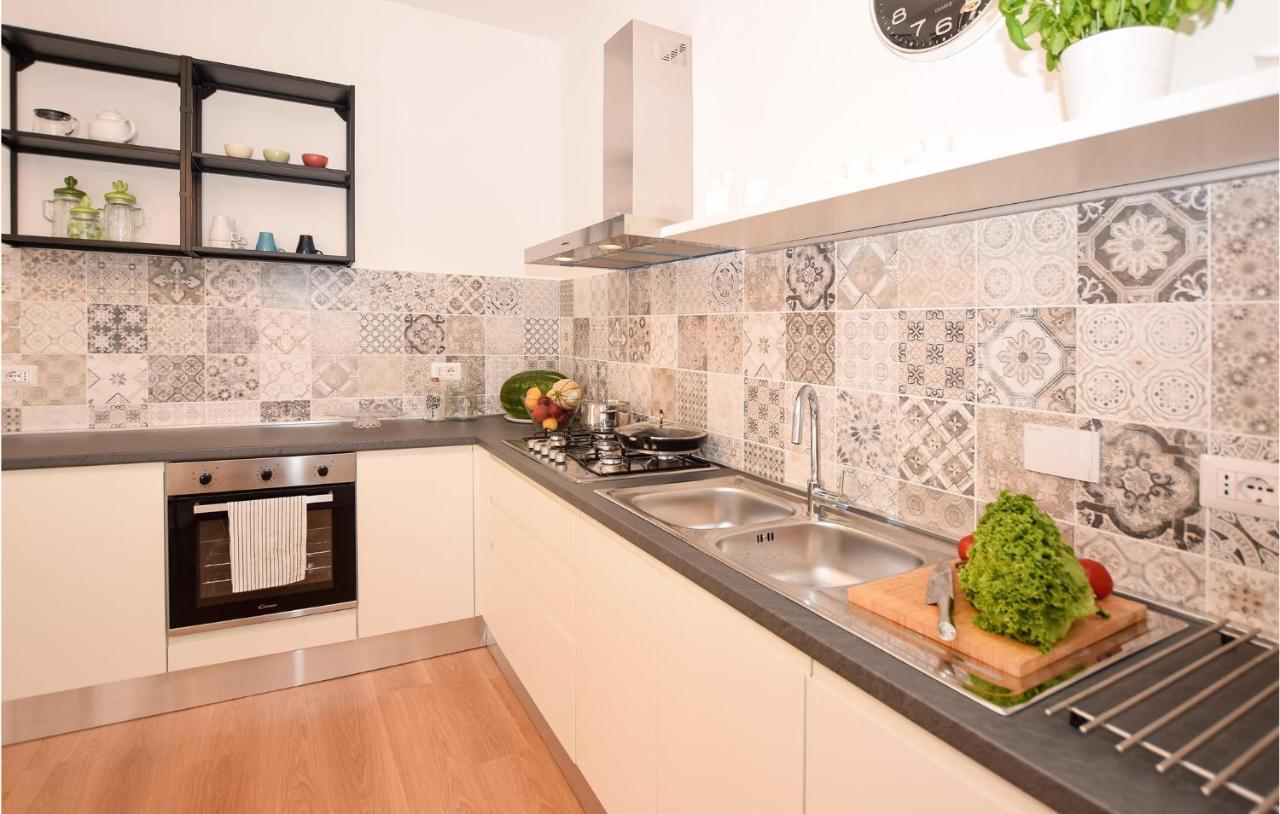 Cozy Home In Anguillara Sabazia With Kitchenette מראה חיצוני תמונה